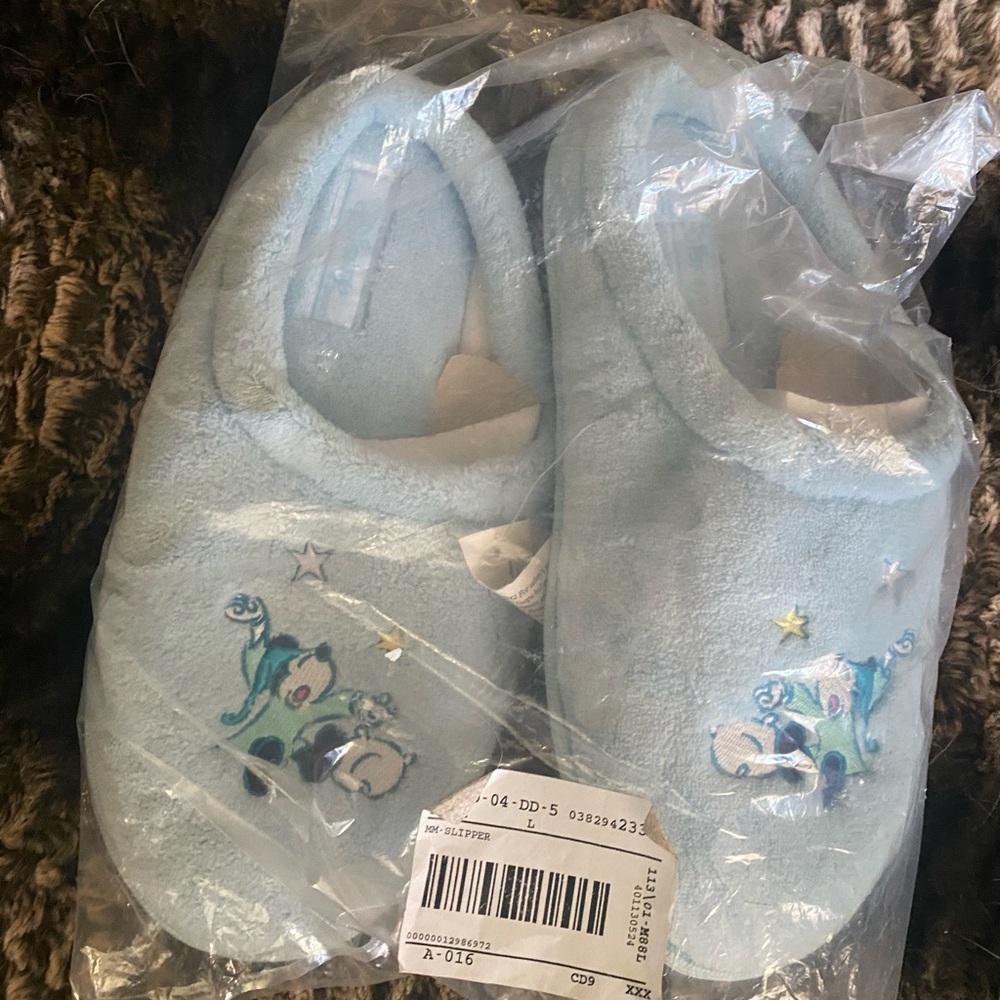 NIP Disney Store Slippers Ladies Large 9 10 Mickey Mouse Fuzzy Blue Slip On New